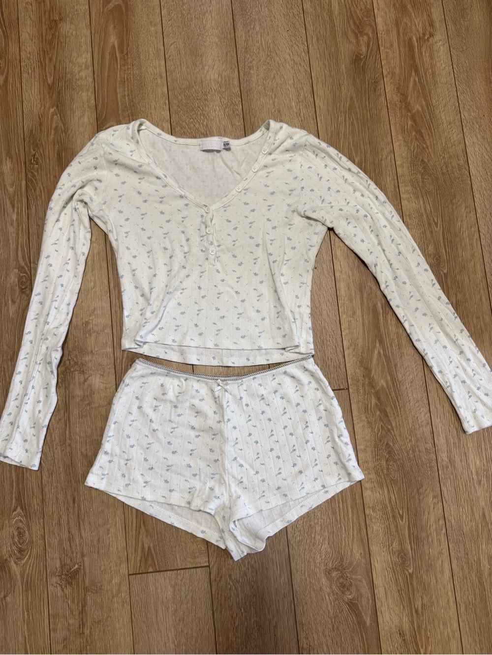 Harlow White Long-Sleeve Henley Top & Blue Floral Shorts Pajama Set